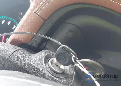 2017 Chevrolet Traverse Premier z USA, uszkodzony, nr VIN 1GNKVJKD0HJ118529